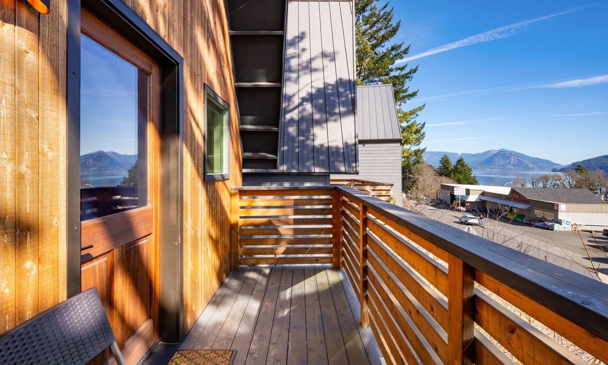 Stevenson Cabin | Artbliss