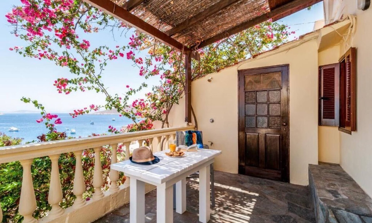 Halki Hotel | Atlantis Houses