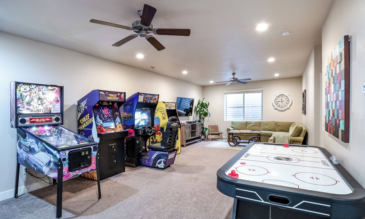 Santa Clara House | Awesome Arcade House: Private Hot Tub, Game Room, Theater!