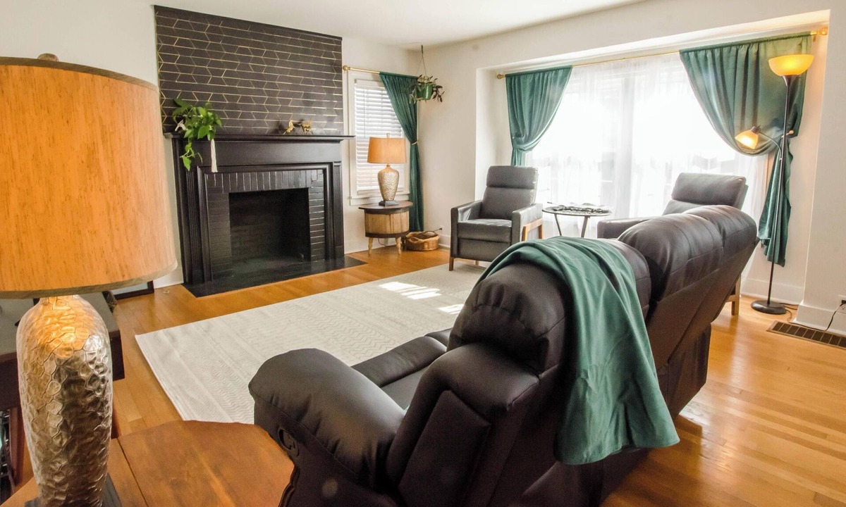 Bardstown House | Bardstown Bourbon Royale, Just 1 block from Downtown Historic District