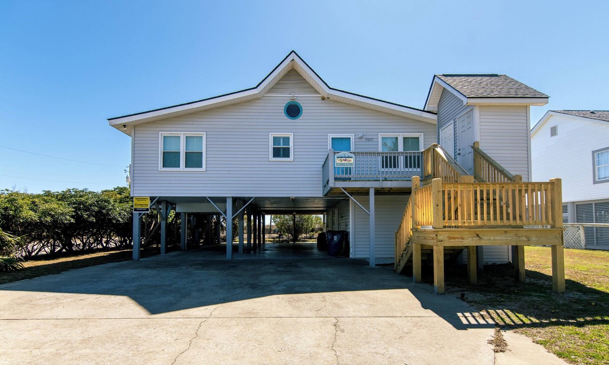 Edisto Island House | Barefoot Bungalow:Oceanfront Dog-friendly Home with Amazing Views,Sun Deck,Screened Porch & WiFi