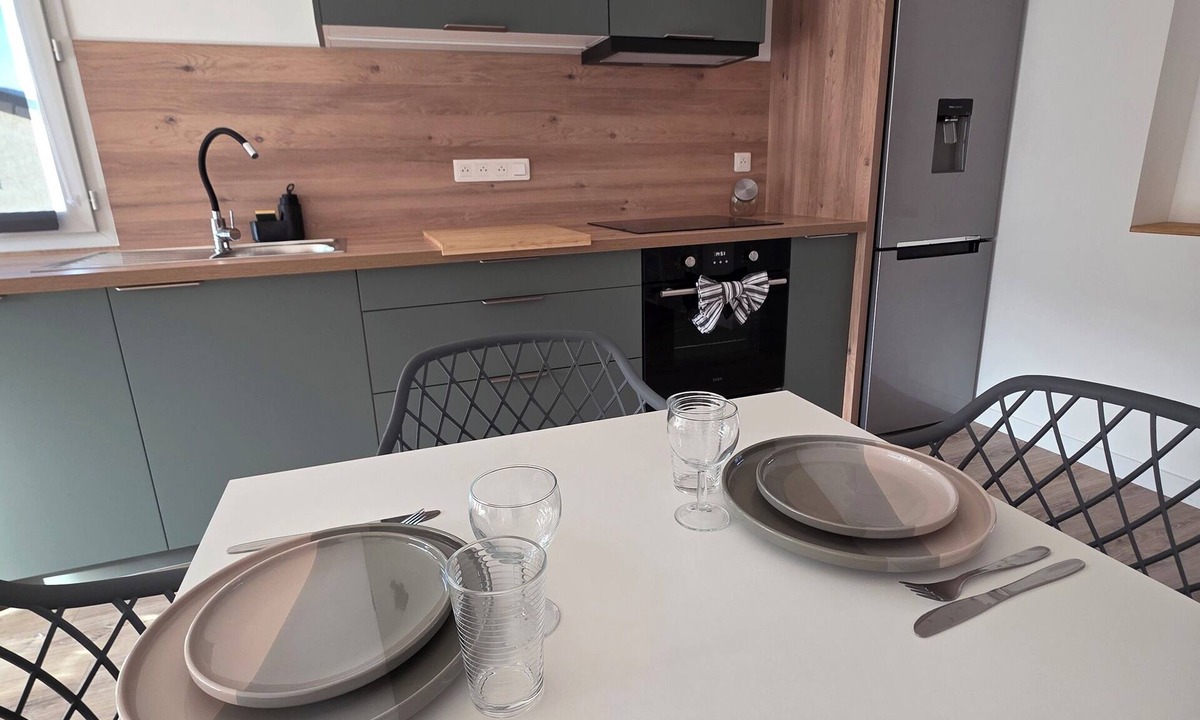 Arena Apartment | Bas de villa 5 min from the sea