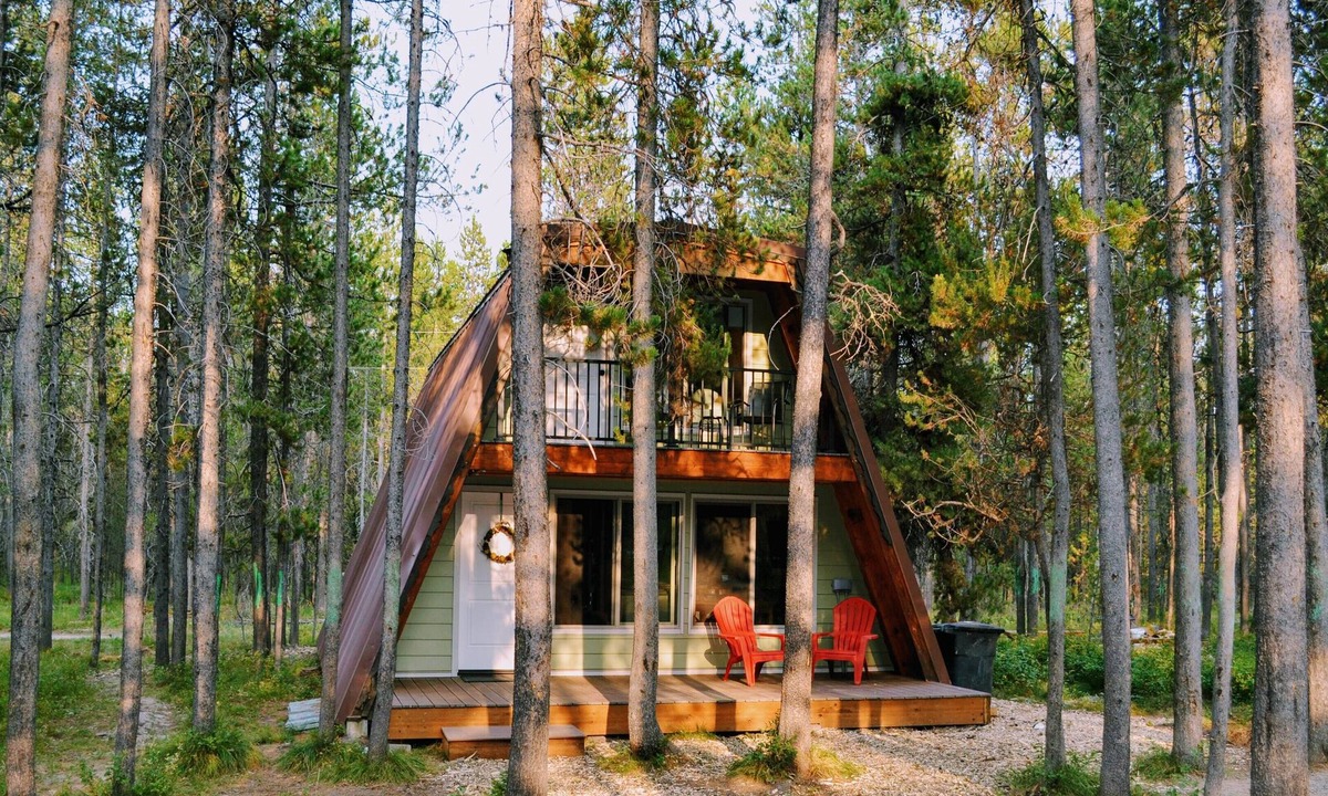 Island Park House | Basecamp @ Island Park - Completely renovated - 25 min to Yellowstone