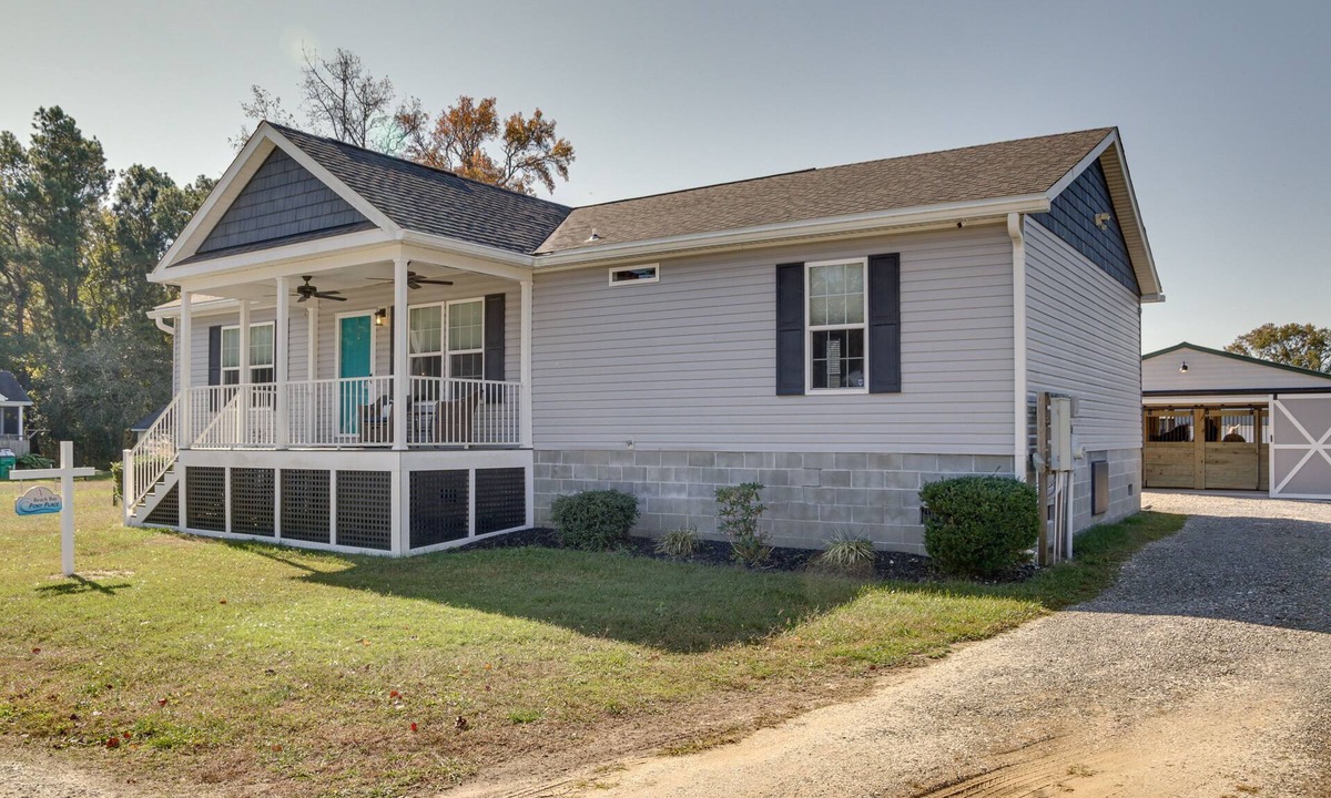 Chincoteague House | ‘Beach Bay Pony Place’ w/Ponies: 1 Mi to Water!