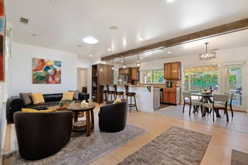 West Mesa House | Beach Break