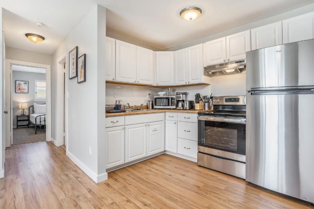 Willoughby Spit Apartment | *Beachside Property* Lighthouse Suite @ Wind & Sea