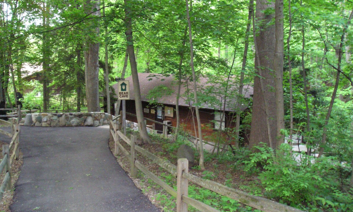 Buchanan Cabin | Bear Cave RV Campground