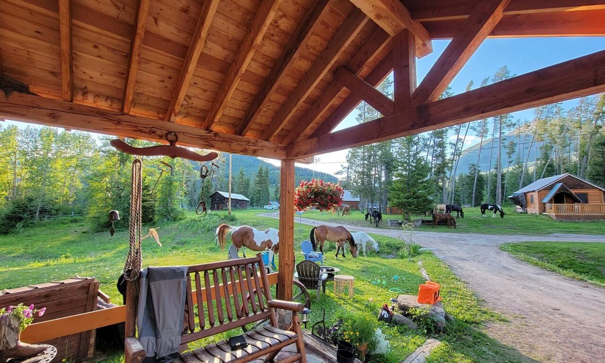 Blacktail Bed & Breakfast | Bear Creek Guest Ranch