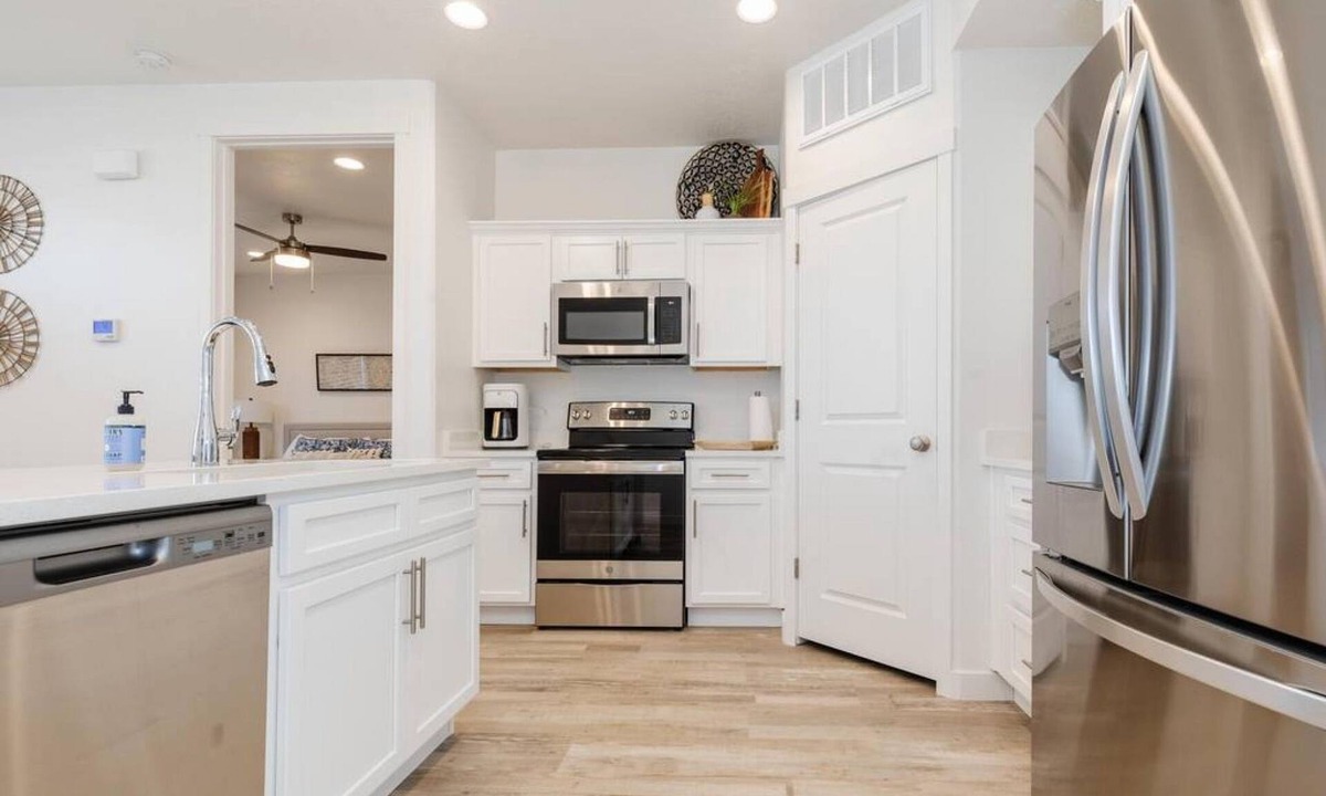 Garden City Villa | Bear Lake Beautiful Brand New End Unit