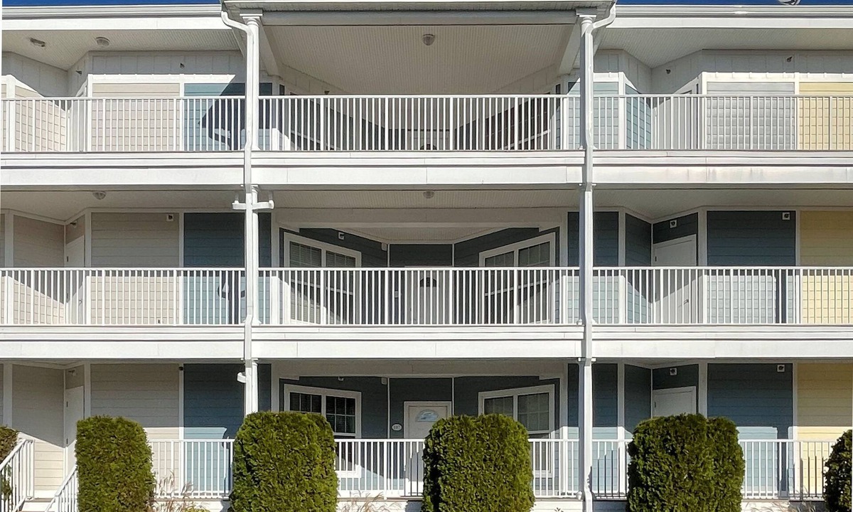Chincoteague Condo | Beats Campin' - 1st Floor Water Front Condo,No Linens provided , Pool