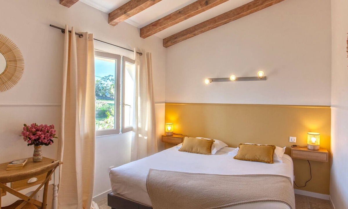 Calvi Condo | Beautiful Apartment "Hortensia" with large terrace for 4 to 6 people