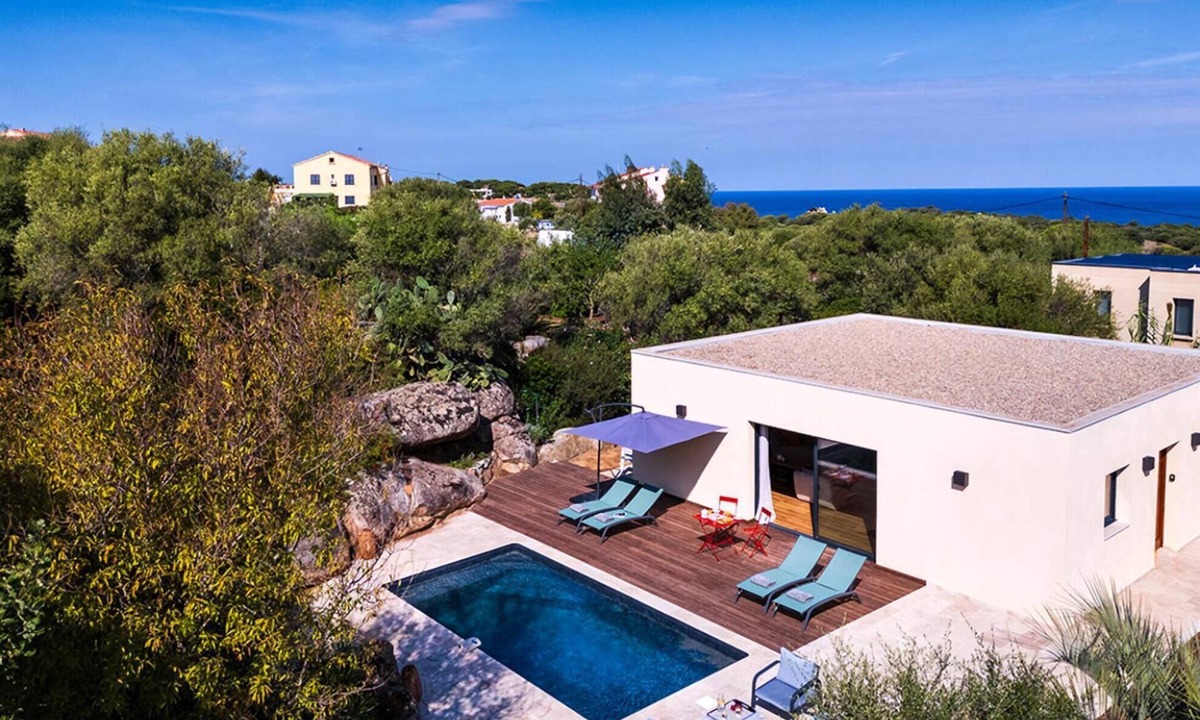 Corbara Villa | Beautiful Contemporary Villa with Spacious Rooms and Stunning Sea Views