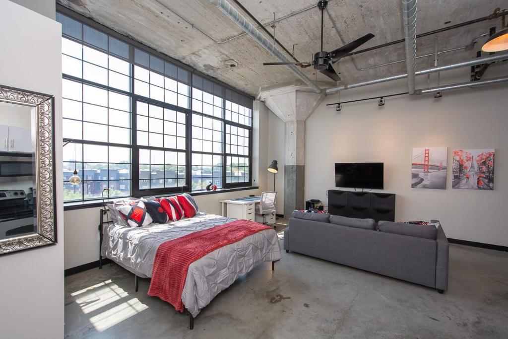University Apartment | Beautiful Cozy 1BR Loft Ideal Location
