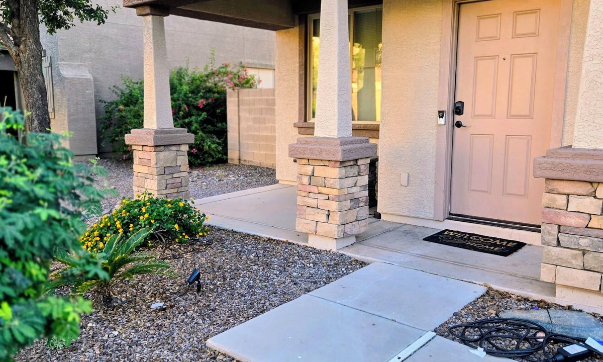 San Tan Valley House | Beautiful Desert Oasis in a golfing community with access to parks and pools