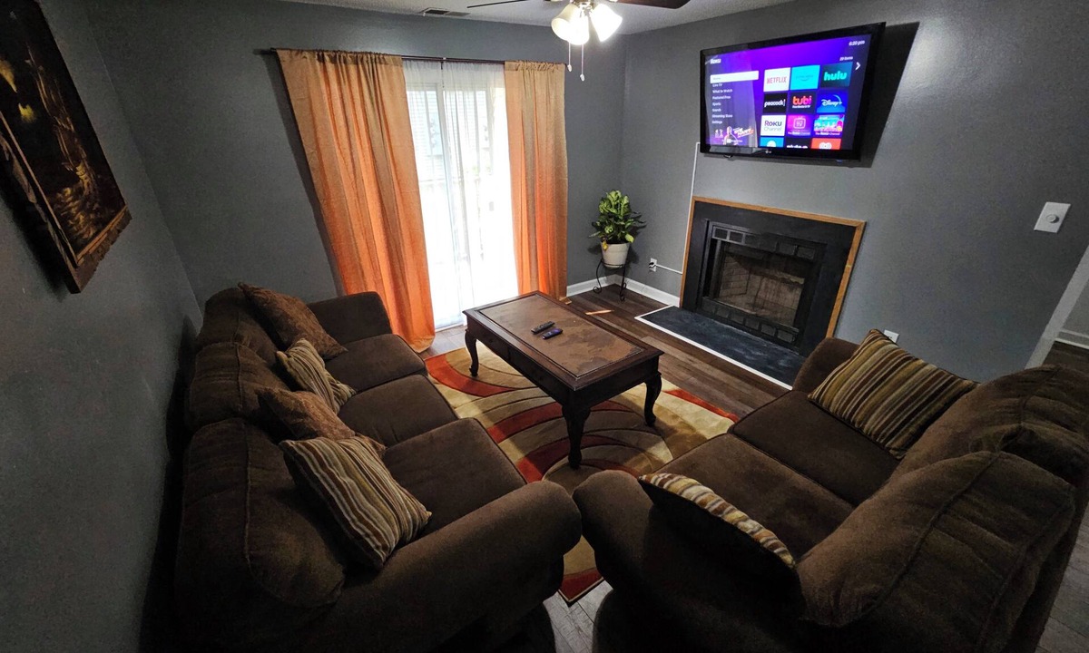 North Newport News Condo | Beautiful fully renovated two bedroom condo