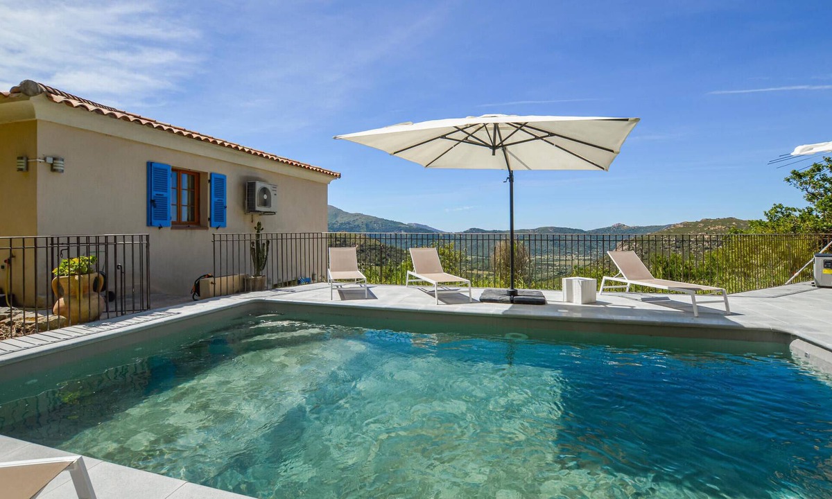 Nessa House | Beautiful home in Nessa