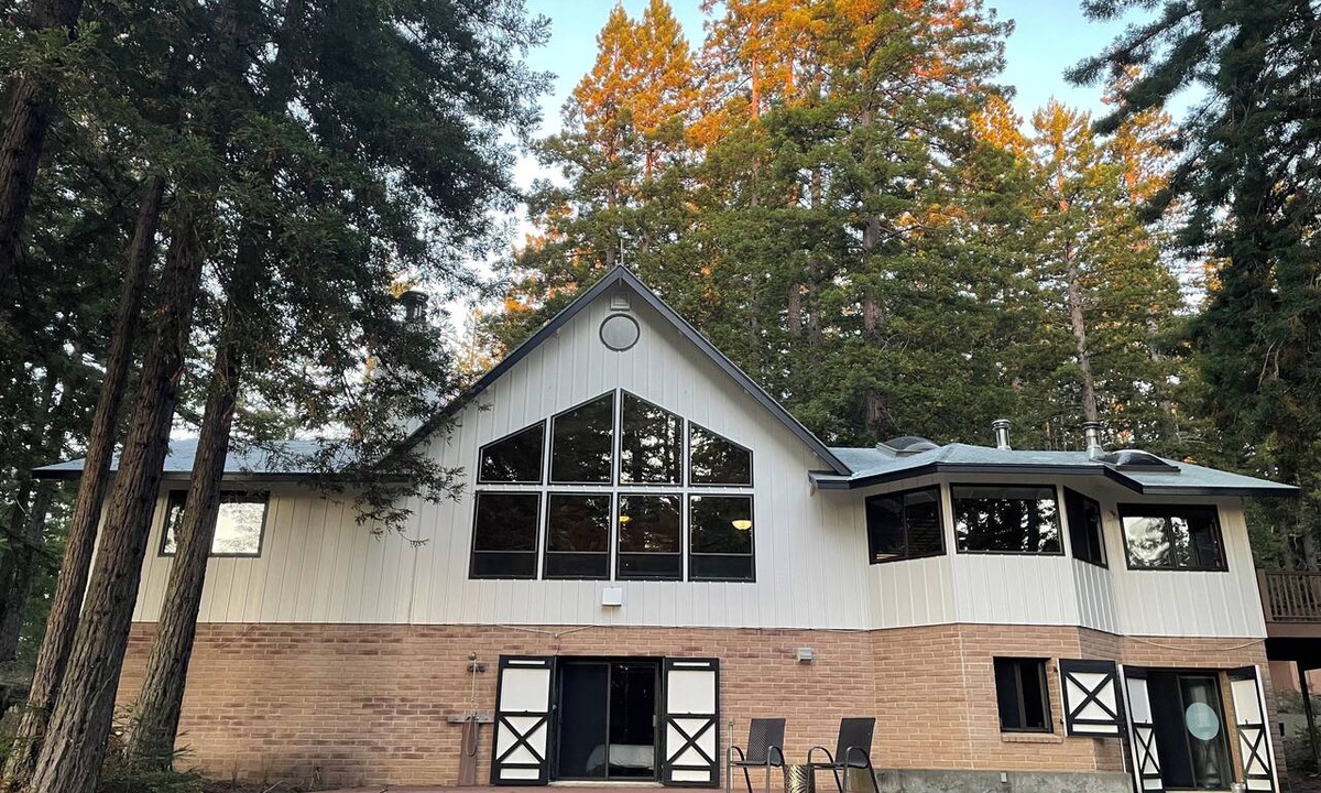 Gualala House | Beautiful Large Home w Fire Pit & Game Room on Private Acreage