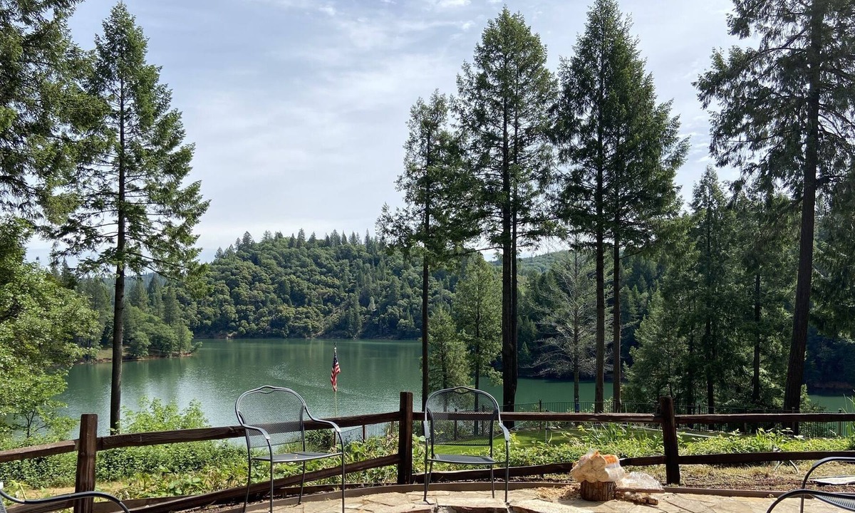 Cedar Ridge Apartment | Beautiful Rollins Lake Inn - Studio Cabin #9