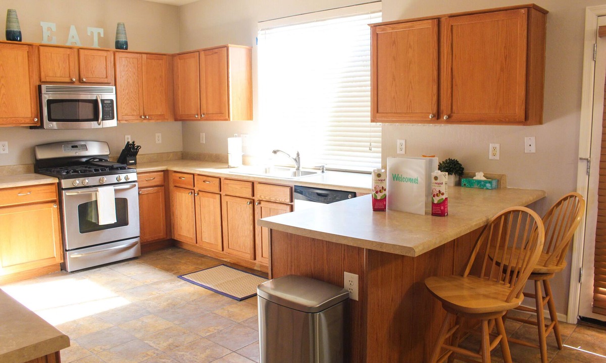 Orchards Estates House | Beautiful spacious stadium view home