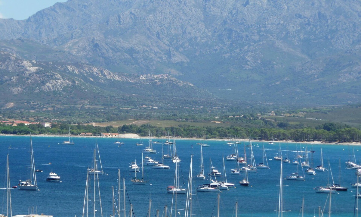 Calvi Apartment | BEAUTIFUL STUDIO with 180 ° view of the CALVI golf course