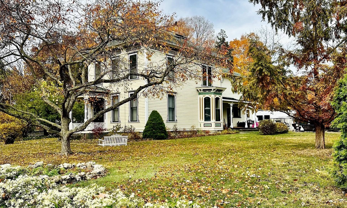 Put-in-Bay House | Beautiful , upscale historic home new to the short term rental market