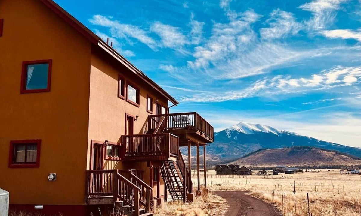Flagstaff House | Beautiful Views! Home near Grand Canyon, Flagstaff