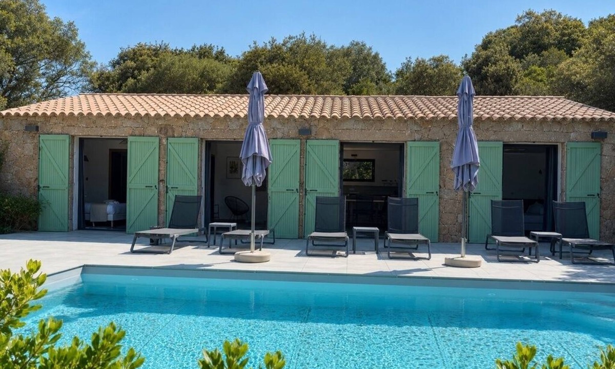 Figari House | BEAUTIFUL VILLA NESTLED IN THE MAQUIS SWIMMING POOL LARGE TERRACE AND PETANQUE COURT