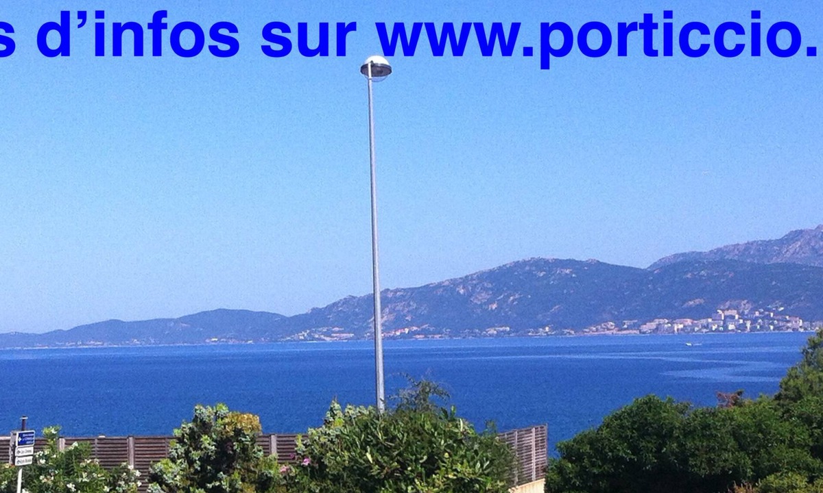 Pietrosella Apartment | Beautiful waterfront apartment, air-conditioned, panoramic sea view, beach 50 m'away