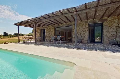Figari Villa | Bergeries de l'Argiale - ARGHJALE - hôtel