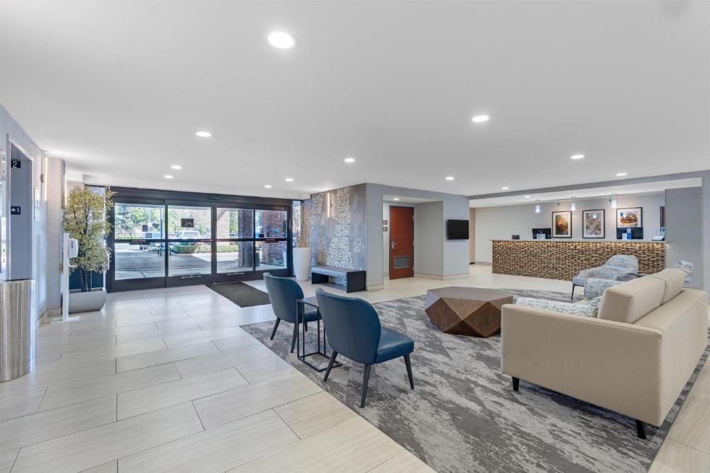 Roosevelt Hotel | Best Western Plus Fresno Airport Hotel