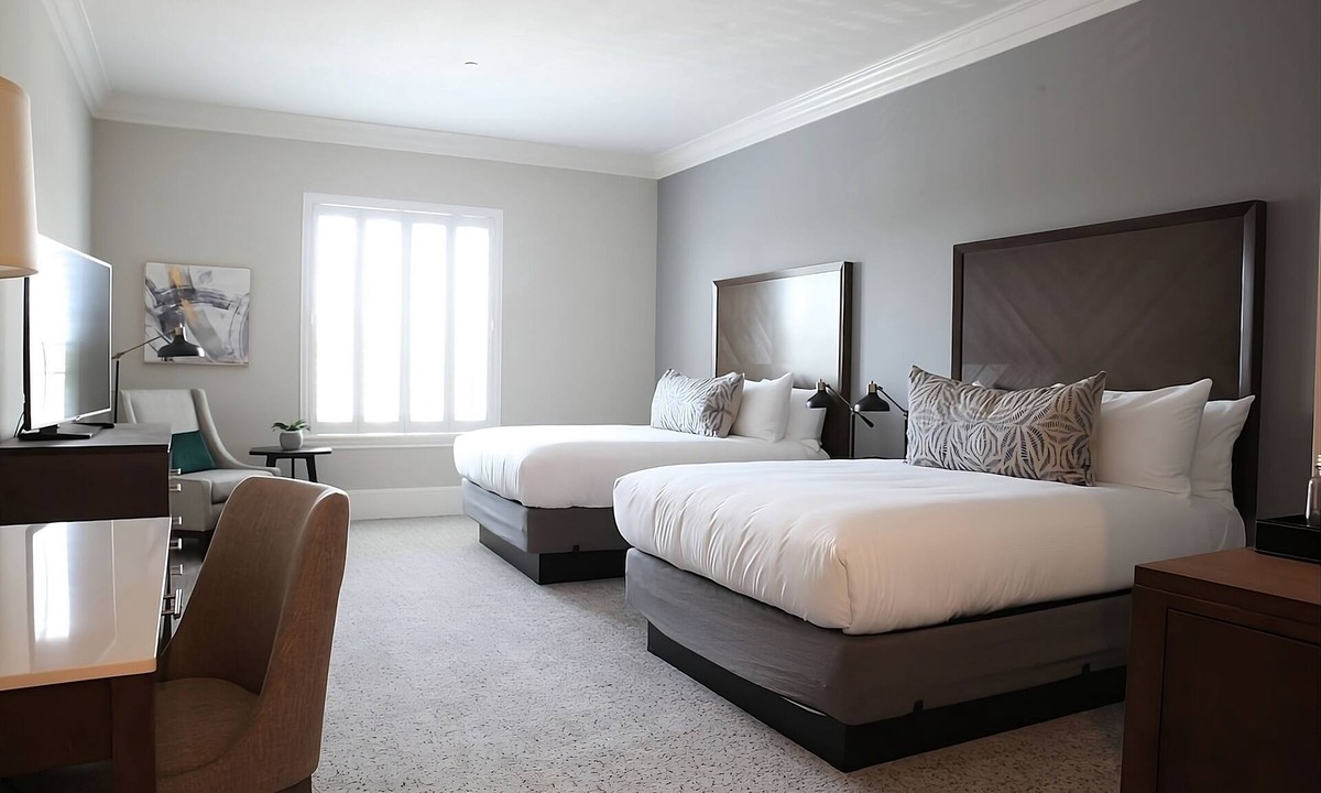 Winters Hotel | Better Choice for your Vacation! Pets Are Welcome, Free Parking!