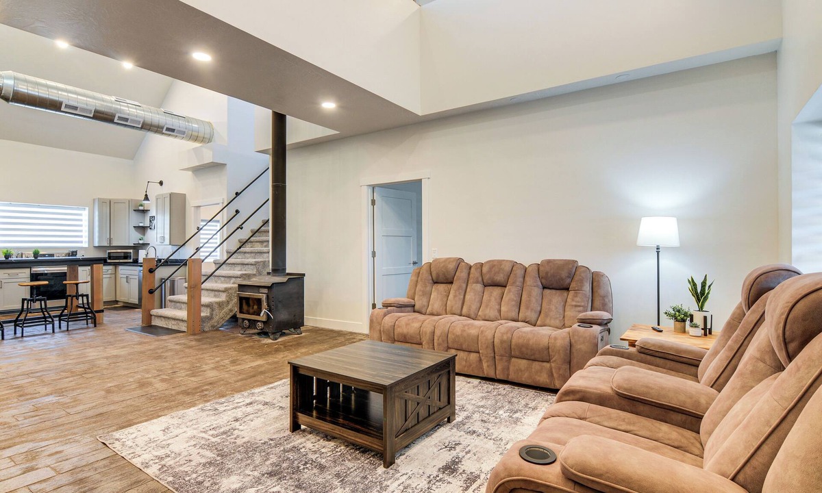 Hatch House | Between Bryce Canyon & Zion: Hiker's Paradise!