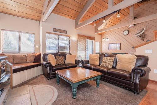 Majestic Pines House | Bigwood W #90