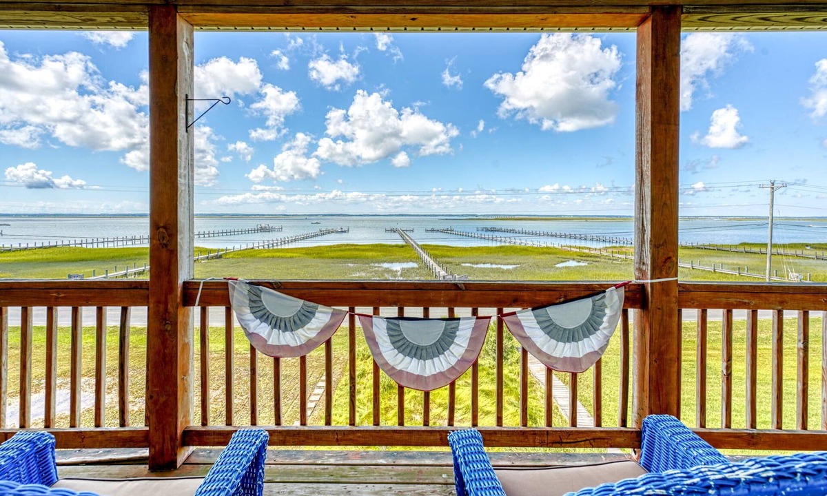 Chincoteague House | Blue Chair Bay | South Main Bayfront w/2-Level Screened Porches, Sunset Views & Shared Pier
