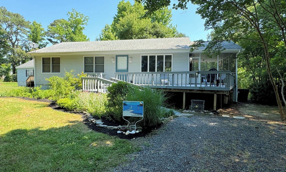 Chincoteague House | Blue Pearl Cottage - Single Family Home- Screen Porch - NO LINENS PROVIDED