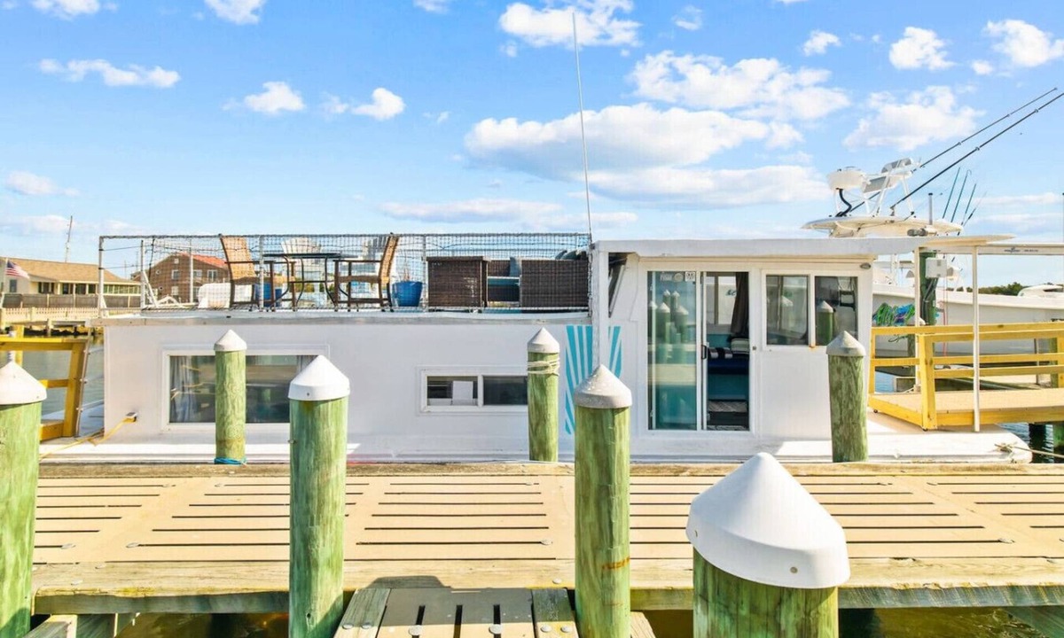 Crystal Coast Boat Rental | "BogueLandia" 5 Min from Emerald Isle! 2 Kayaks