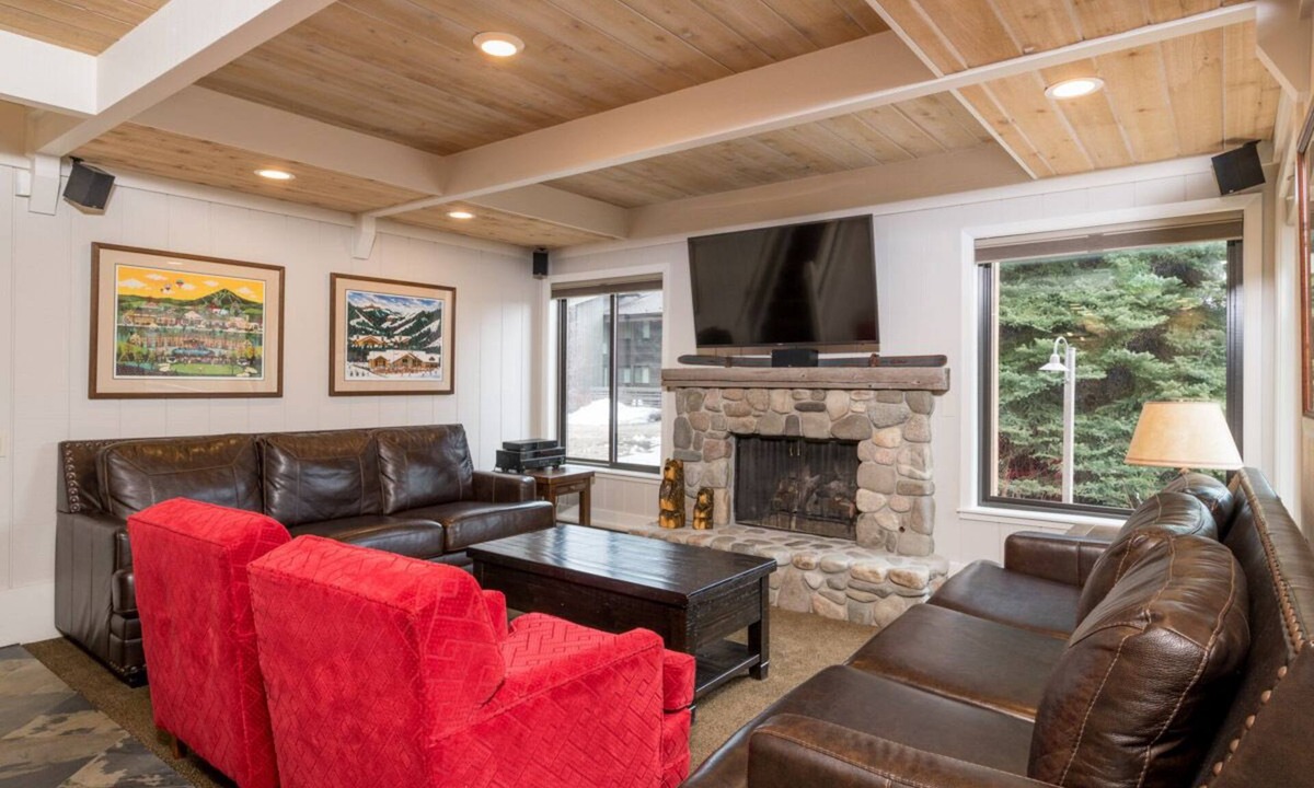 Elkhorn Village Condo | Book a Getaway Today! Charming Condo near Sun Valley Village with WIFI