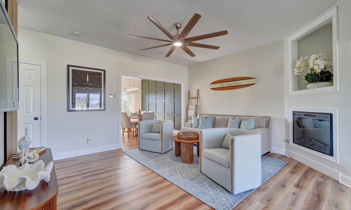 Willoughby Spit House | Brand New & Fully Renovated Luxury! 3 Min Walk From Your Peaceful Beach!