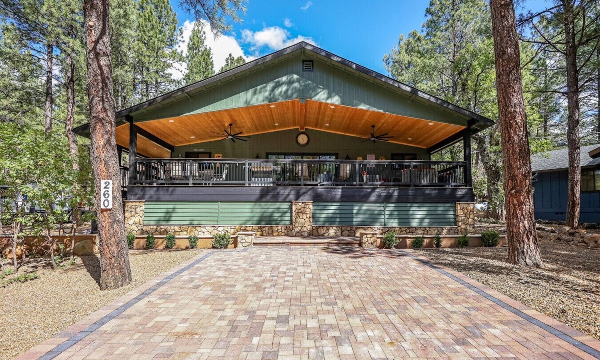 Munds Park Cabin | Brand New Modern Cabin - Hot Tub & Firepit