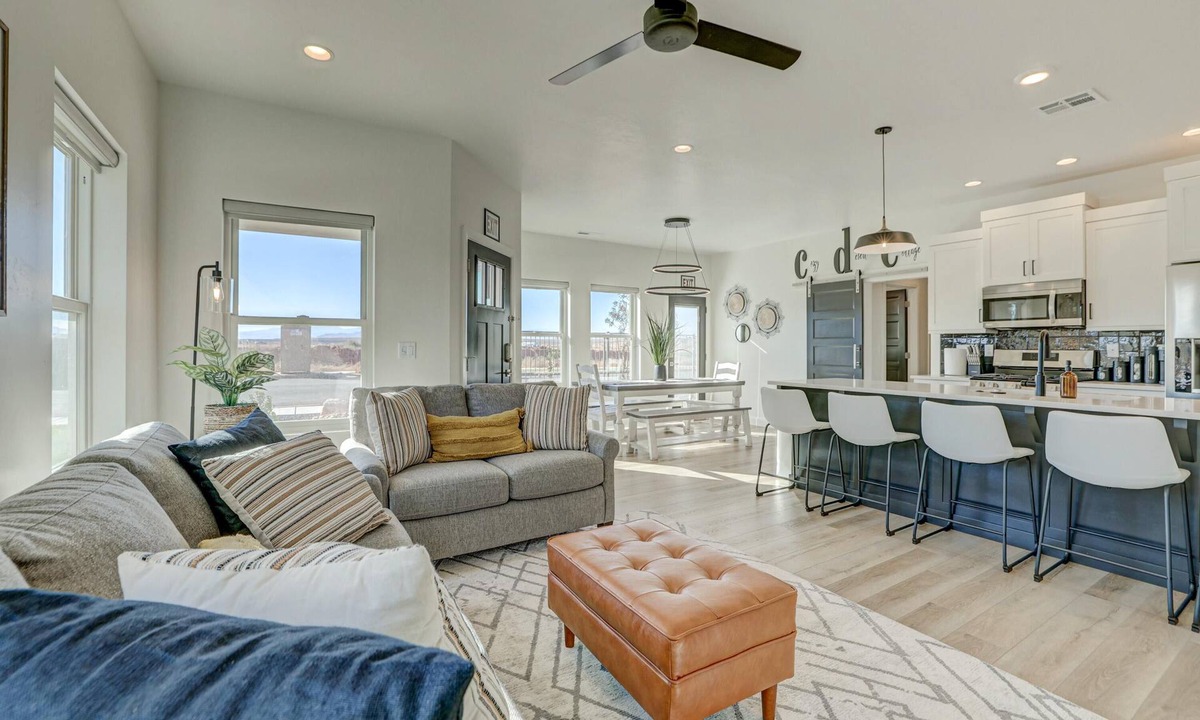 St. George House | Brand New | Modern | Clean | Lazy River & Mini Golf! Sleeps 6