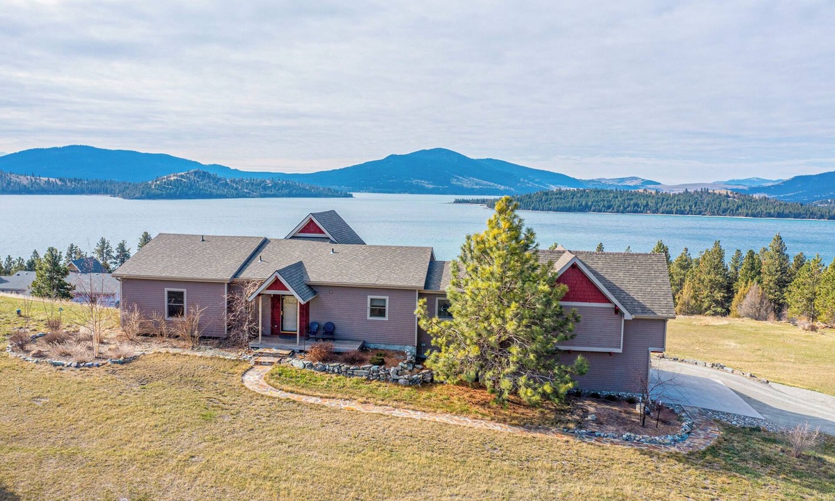 Dayton House | Breathtaking Mtn & Lake Views! Glacier Country Gem