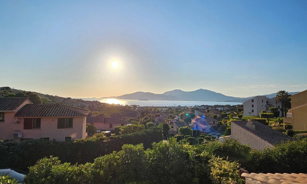 Grosseto-Prugna House | Breathtaking sea view: 3-room mini-villa in Porticcio with swimming pools