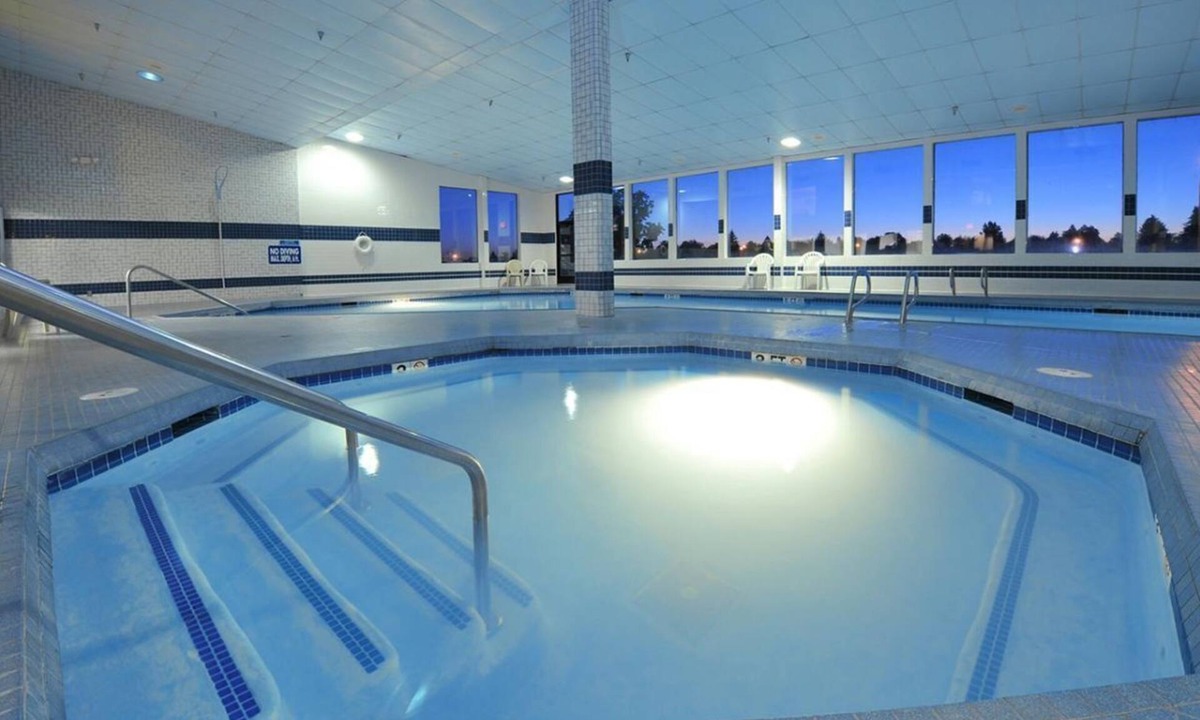 Idaho Falls Resort | BREATHTAKING VIEW! IDAHO FALLS, 2 COMFY UNITS! POOL, SPA, JACUZZI!