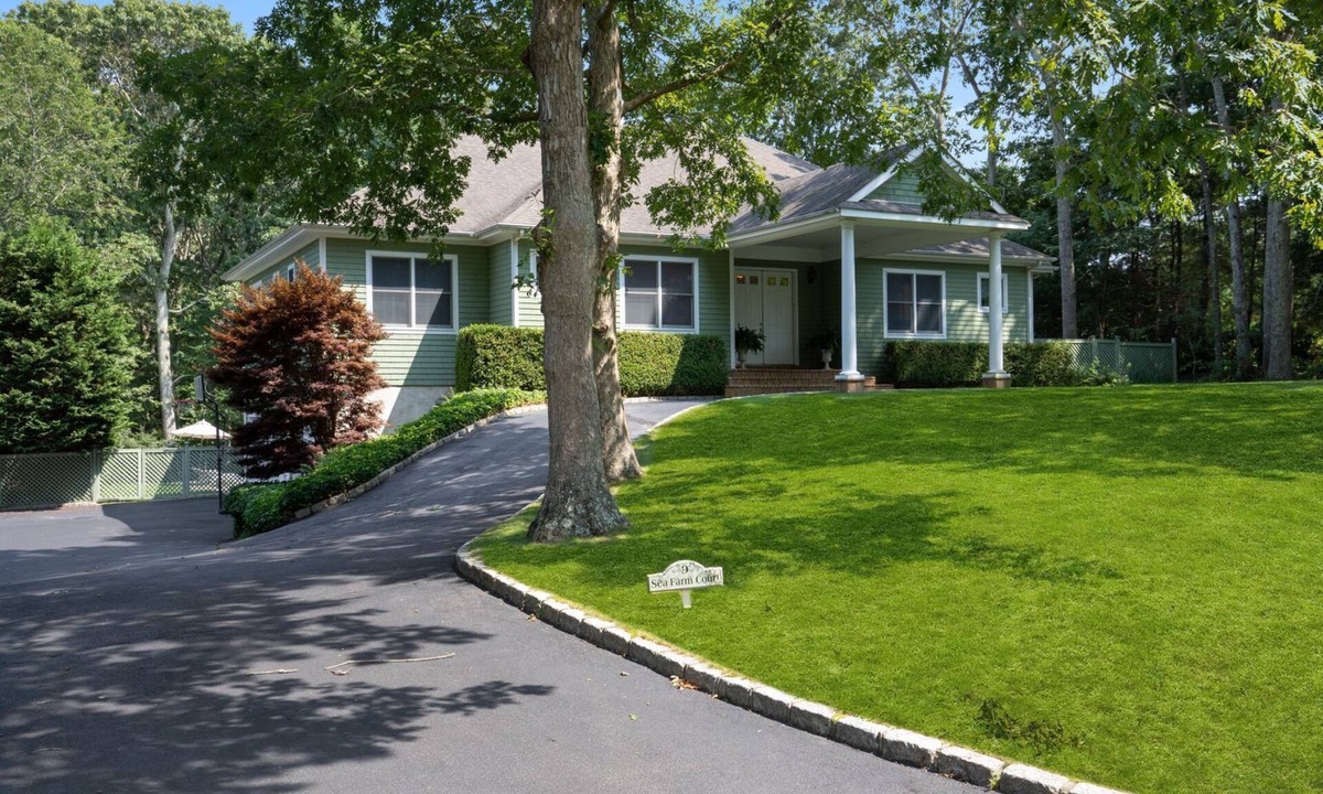 Bridgehampton House | Bridgehampton gem in private community- 1 mile from the village