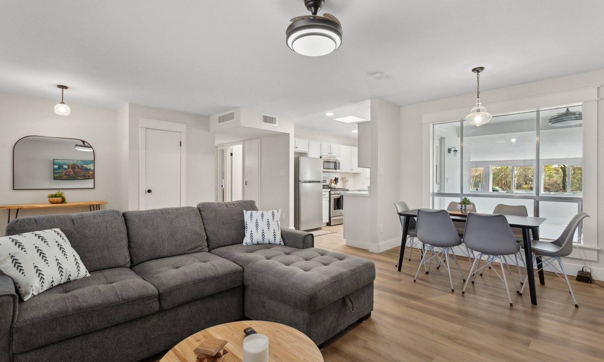 Sun City House | Bright & Modern 2BR/1BA – Sun City Escape