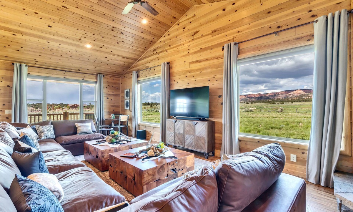 Panguitch Cabin | Bryce Canyon Retreat | National Parks | Views