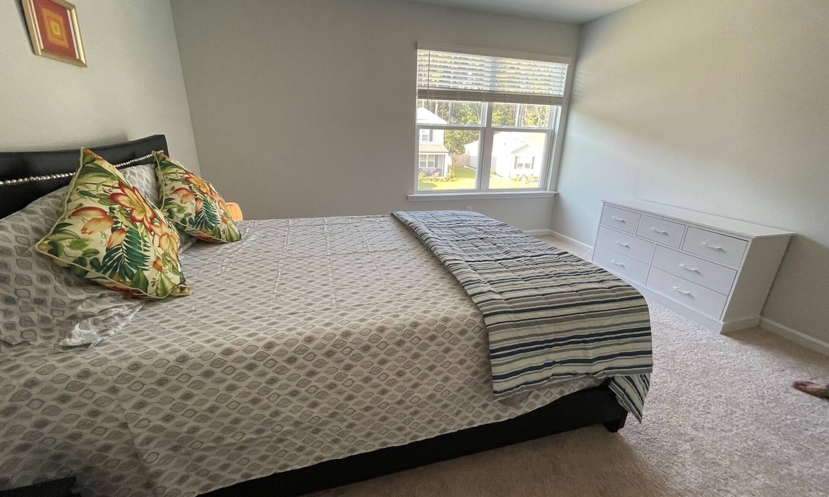Summerville House | Built 2023 4 bed house, owner will be staying on property in 4th master bed room
