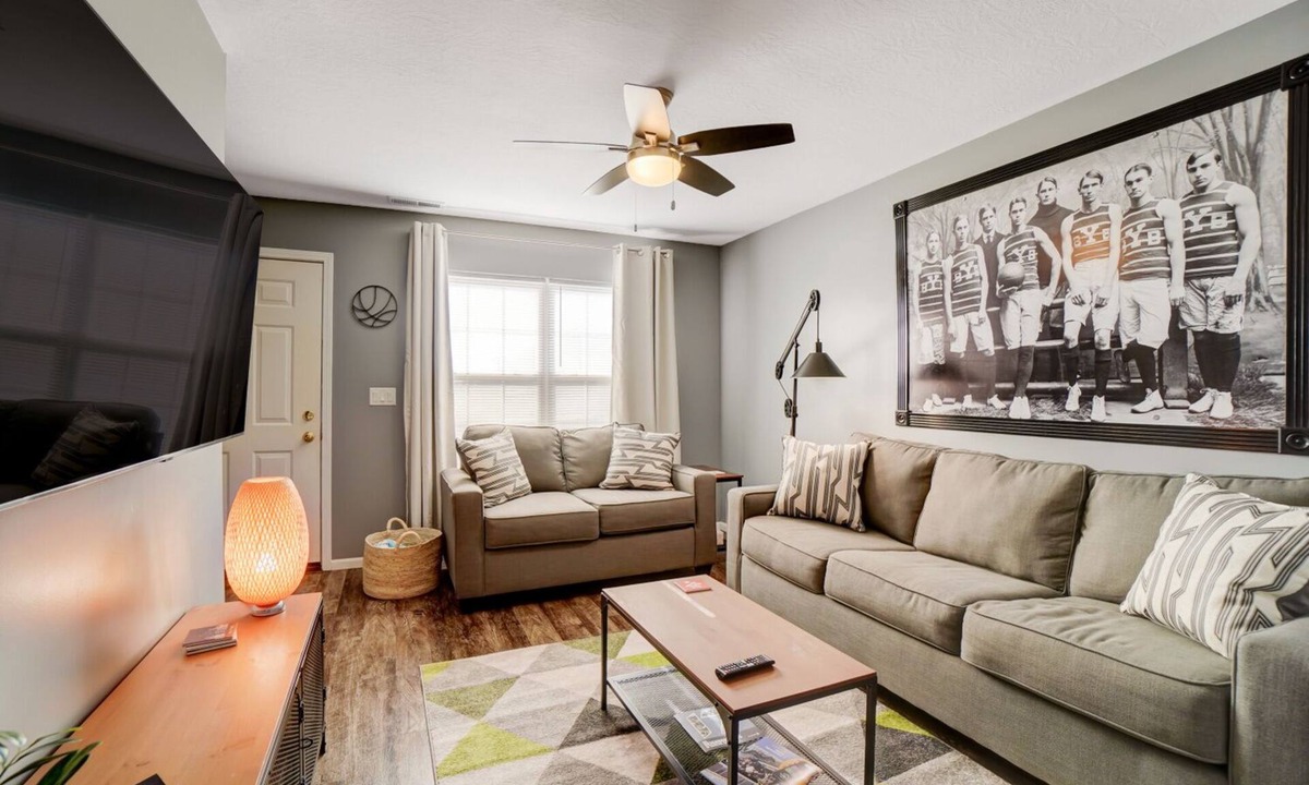 Hamilton House | Bump Set Slam Dunk @ SpookyNook - Sports Inspired Townhome - 1 Min Walk to Venue
