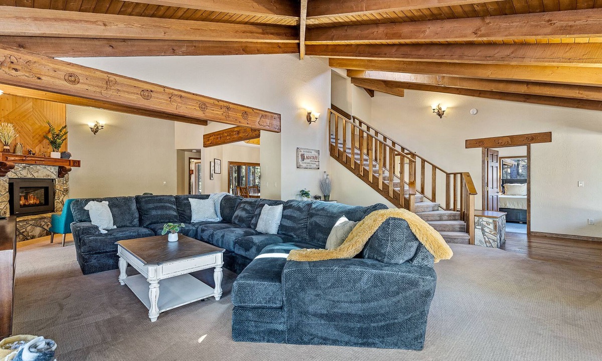 Flagstaff Cabin | Burning Tree | 4BDR/3BA | | Spend Spring in Flagstaff!