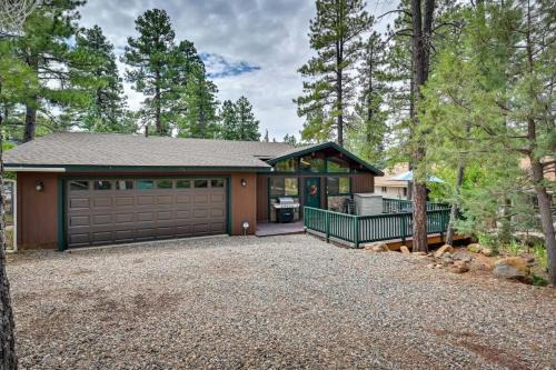 Munds Park House | Cabin in the Pines with Fireplace